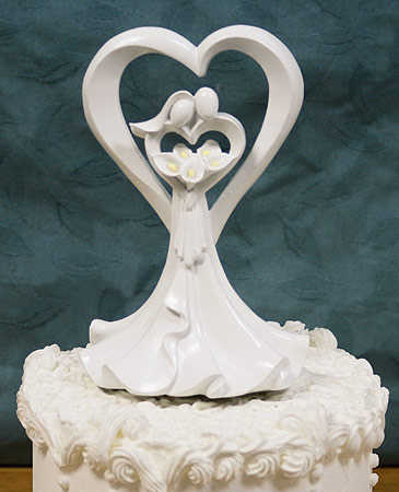 Resin Bride Groom and Calla Lily Wedding Cake Topper Wedding Cake Toppers