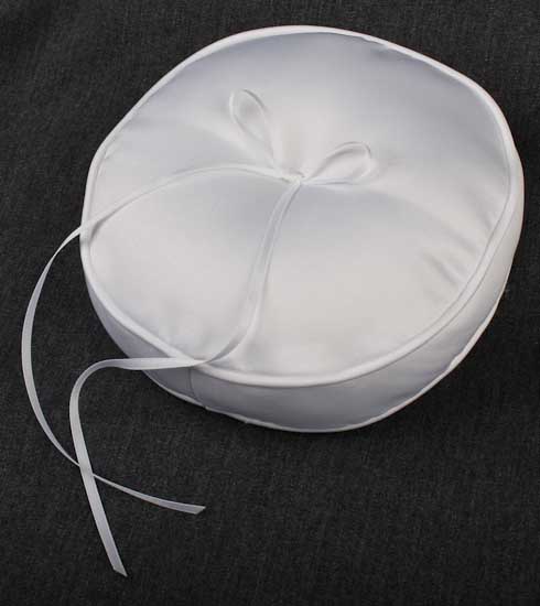 David Tutera Bridal Collection Round White Ring Bearer Pillow Ringbearer 