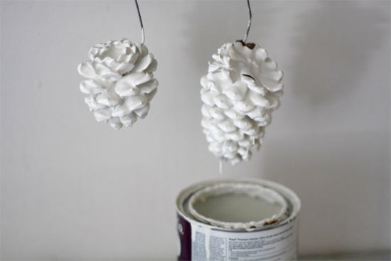 Paint_Dipped_Pinecones4
