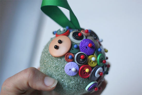 Buttonball_Ornament2