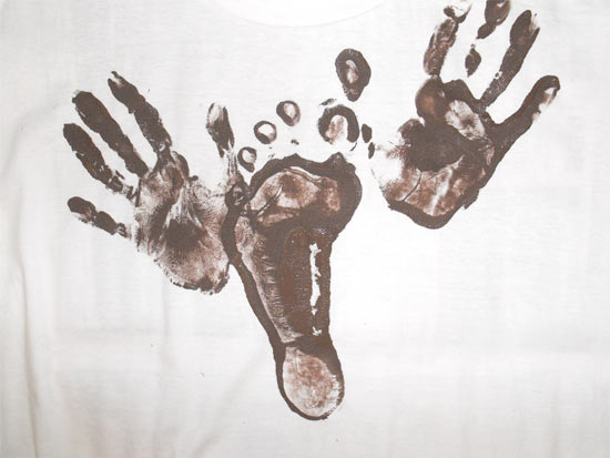 Hand_Footprint_Reindeer_Tshirt7