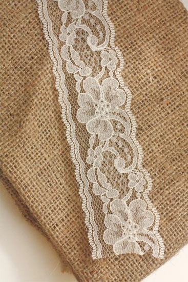 Burlap_and_Lace_Runner2
