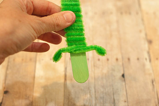 Popsicle_Stick_Pipe_Cleaner_Alligator8