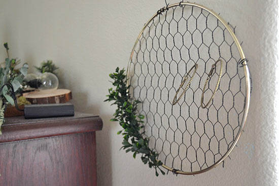 Chicken Wire Frame Accessory Display, Projects