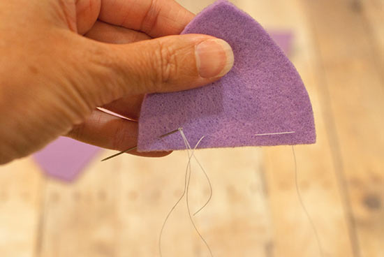 How_to_Make-4_Point_Felt_Flowers5
