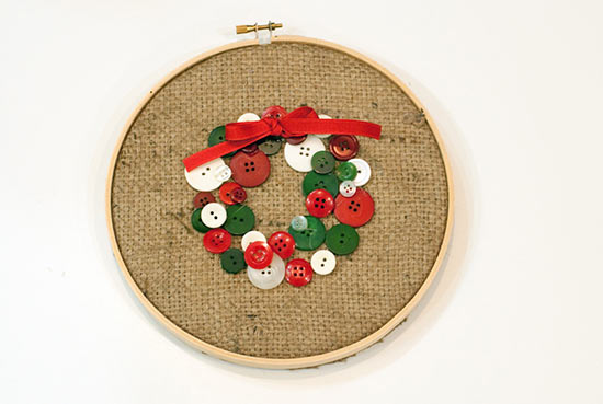 Christmas_Wreath_Embroidery_Hoop_Art_main