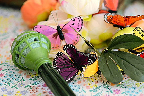 DIY an easy and gorgeous butterfly bouquet