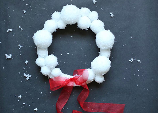 Winter_Snowball_Wreath_Tutorial9
