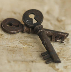 Rustic Keyhole Skeleton Keys