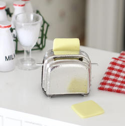 Dollhouse Miniature Toaster and Bread Slices