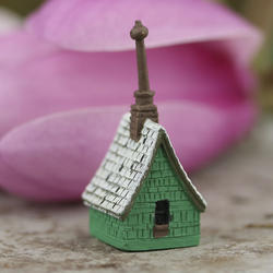 Miniature Irish Cottage Birdhouse