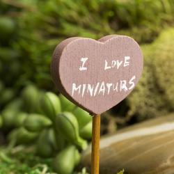 Miniature Wood "I Love Miniaturs" Sign