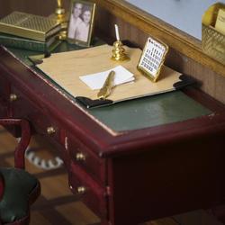 Dollhouse Miniature Old Fashioned Desk Set