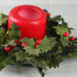 Velveteen Holly Candle Ring