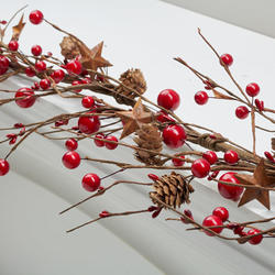 Artificial Berry and Rusty Tin Star Garland