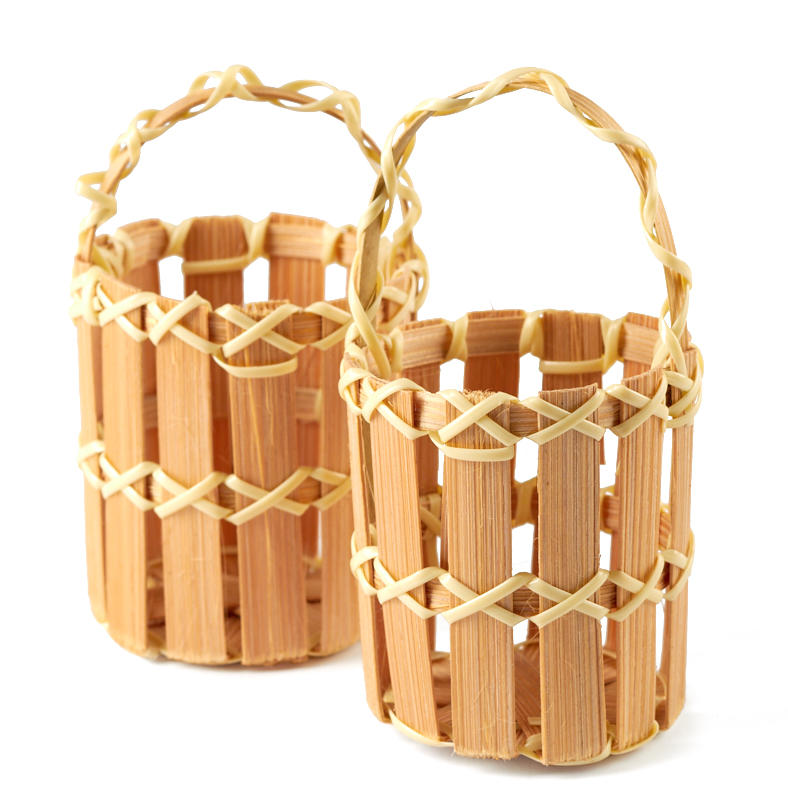 mini wicker baskets