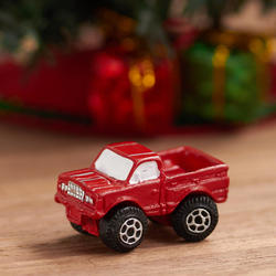 1:12 Red Toy Truck IM65417 DOLLHOUSE Miniature 