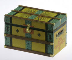 Miniature "Yellow Bliss" Lithograph Wooden Trunk Kit