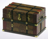 Miniature William Morris Lithograph Wooden Trunk Kit
