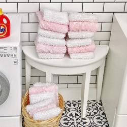 Dollhouse Miniature Pink Towel Sets