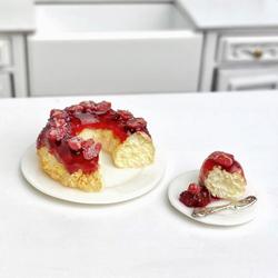 Dollhouse Miniature Strawberry Spongecake Dessert
