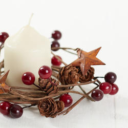 Artificial Mixed Berry Pinecone and Rusty Star Candle Ring