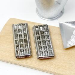 Dolls House Miniature 1:12 Scale Kitchen Accessory Pair of Metal Ice Cube Trays 