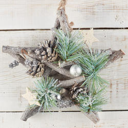 Hanging Snowy Star with Pine Cones