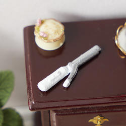 Dollhouse Miniature White Curling Iron