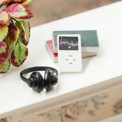 Dollhouse Miniature MP3 Player and Headphones