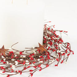 Red and Cream Pip Berry Wreath With Rusty Stars