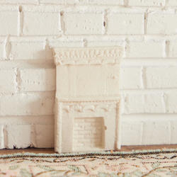 Dollhouse Miniature Molded Fireplace