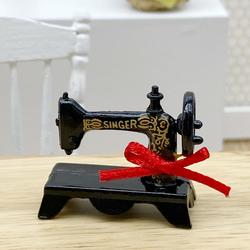 Dollhouse Miniature Portable Sewing Machine