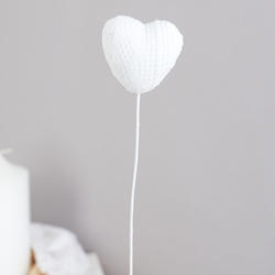 White Puffy Knit Heart Pick