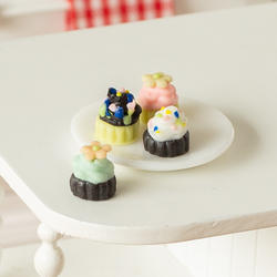 Dollhouse Miniature Cupcakes
